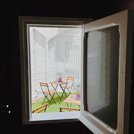 فندق مبيت وإفطار Deas 3*